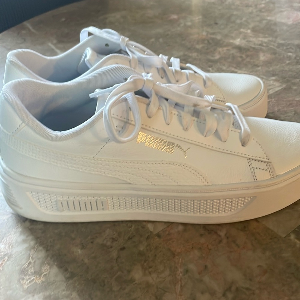 Puma women’s platform sneaker 10